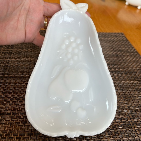 Vintage Pear Shape Milk Glass Dish - Picture 3 of 6